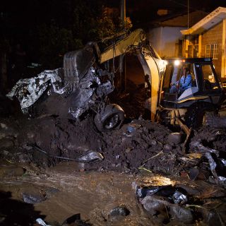 Suman al menos cinco muertos por inundaciones en Michoacán