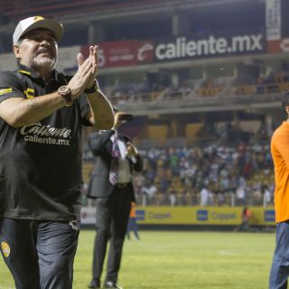 Disciplinaria perdona reclamos a Maradona