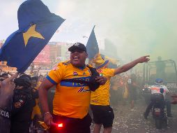 Entre las decisiones se dijo que se busca prohibir totalmente las marchas y caravanas hacia los estadios, así como la asistencia de cualquier barra visitante en los estadios de esa entidad. AFP / ARCHIVO