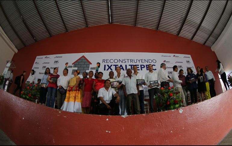 Cemex reconstruye 62 casas afectadas por sismos en Oaxaca