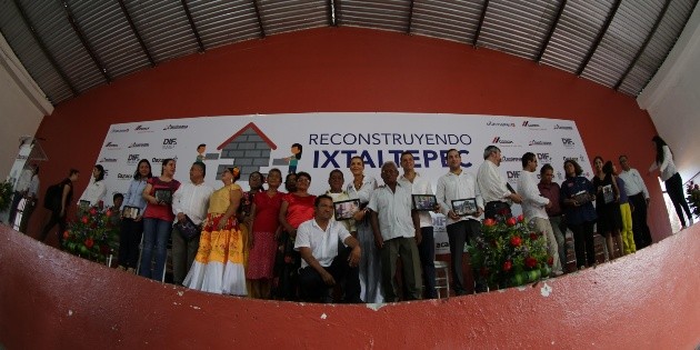 Cemex reconstruye 62 casas afectadas por sismos en Oaxaca