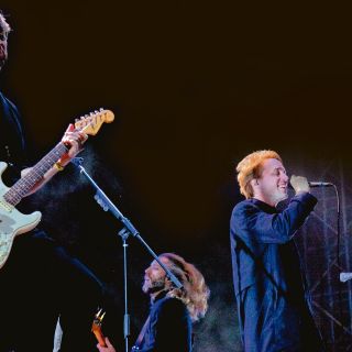 Mew celebra 15 años de Frengers