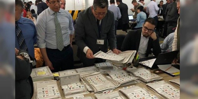 Cierra de madrugada recuento de primeros seis distritos de Puebla