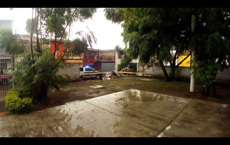 Tras la caída de la barda se suspendieron las clases en el plantel, afectando a más de 200 niños. ESPECIAL