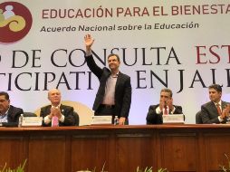 Profesores integrantes de la Asamblea Magisterial Democrática del estado demandaron la reinstalación de 186 maestros despedidos en Jalisco, como resultado de la reforma educativa. TWITTER/ @emoctezumab