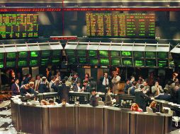 El mercado accionario local opera con un volumen de 4.2 millones de títulos, por un importe económico de 38.4 millones de pesos. NTX / ARCHIVO