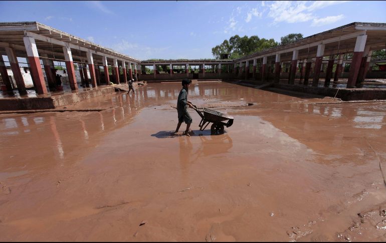 Las inundaciones son comunes en esta nación durante la época de lluvias ya que la precaria planificación urbana no es la adecuada. EFE/ ARCHIVO