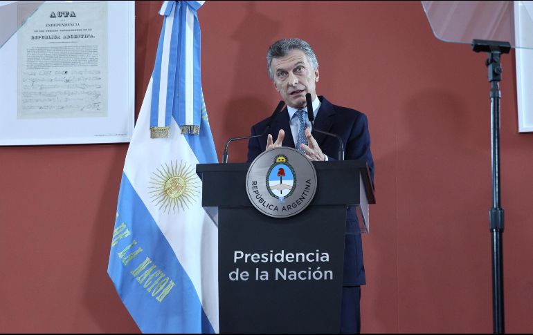 El presidente argentino, Mauricio Macri, habla ante los medios en la Casa Rosada de Buenos Aires. EFE/P. Ramón