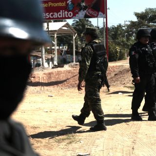 Policías municipales de Acapulco retoman labores sin armas