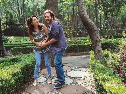 Andrés Almeida junto a Adriana Louvier en una escena de la cinta. ESPECIAL