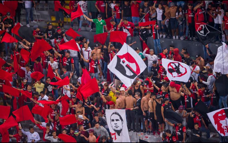 La afición se manifestó en redes sociales por la venta de jugadores como Milton Caraglio; ante esto idearon un boicot, sin embargo nada de esto ha pasado y La Fiel sigue apoyando en buen número. MEXSPORT / ARCHIVO