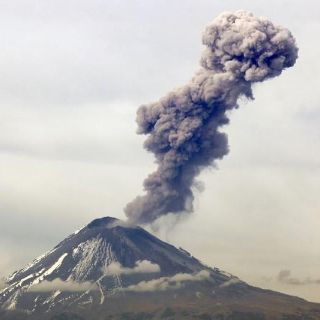 Cae ceniza del Popocatépetl en Ciudad de México