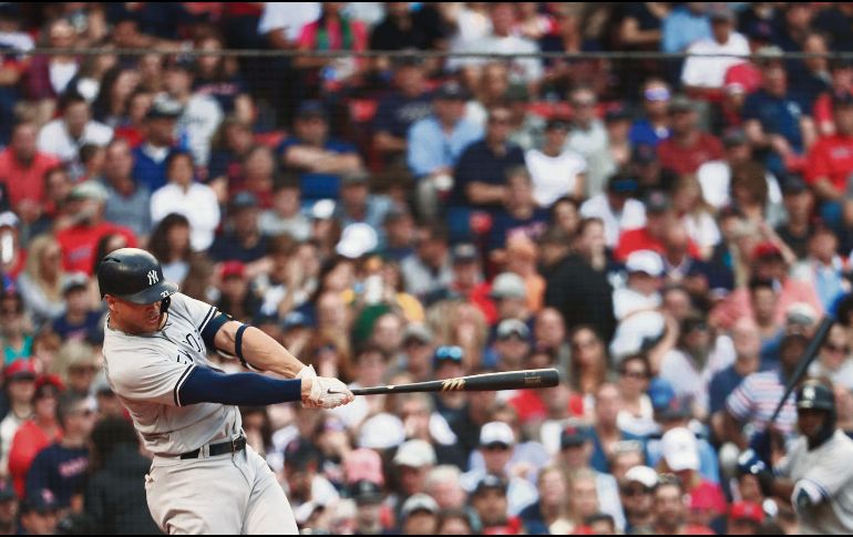 Giancarlo Stanton conectó el cuadrangular número 266 para los Yankees, una nueva marca de temporada regular en las Grandes Ligas. AFP