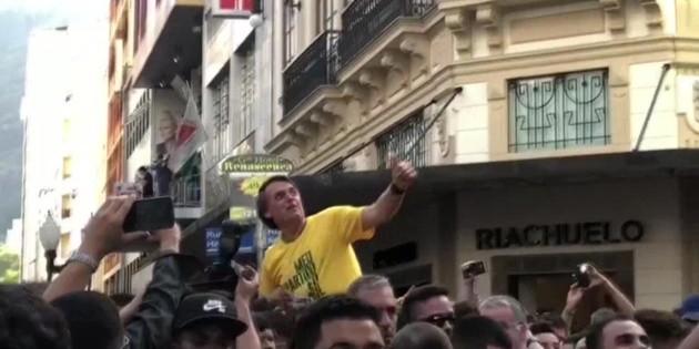 Candidato brasile&ntilde;o apu&ntilde;alado sale del hospital