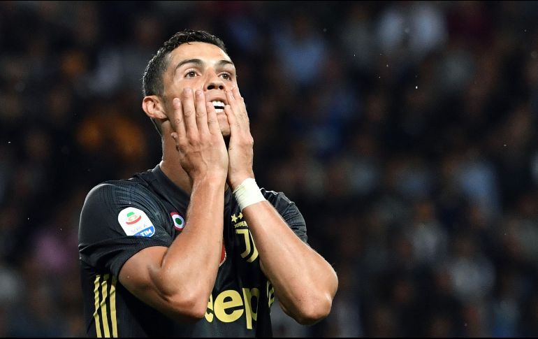 Ronaldo sufrió una expulsión en la primera mitad contra Valencia en Mestalla. AFP / ARCHIVO