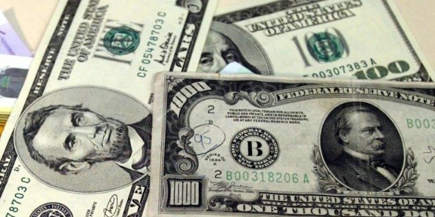 D&oacute;lar baja y se vende en 18.96 pesos en bancos capitalinos