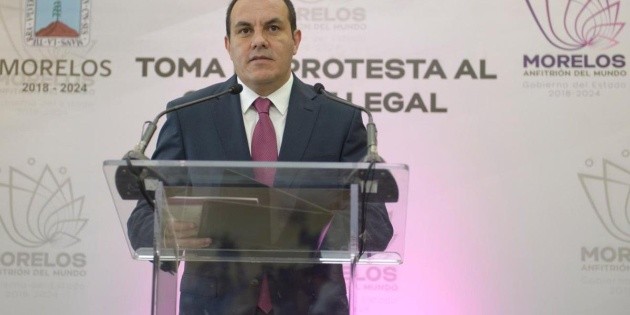 Cuauht&eacute;moc Blanco toma protesta y "alinea" a ex futbolistas en su gobierno