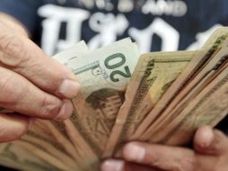 La divisa se compra en un precio mínimo de 17.55 pesos. EL INFORMADOR / ARCHIVO