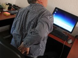 Esta enfermedad se caracteriza por dolor en la espalda baja, y tiene diversas causas como sobrepeso, sedentarismo, esfuerzos o movimientos súbitos, posiciones corporales incorrectas, estrés y ansiedad. EL INFORMADOR / ARCHIVO