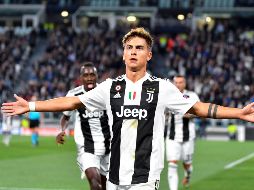 El mediapunta sudamericano abrió el marcador a los cinco minutos, amplió diferencias a la media hora y sentenció pasada la hora de juego ante un equipo suizo que apenas inquietó el arco turinés. EFE / P. Schneider