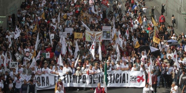 La marcha por el 2 de octubre llega al Z&oacute;calo