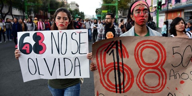 Fotogaler&iacute;a: Marchan a 50 a&ntilde;os de la matanza de Tlatelolco