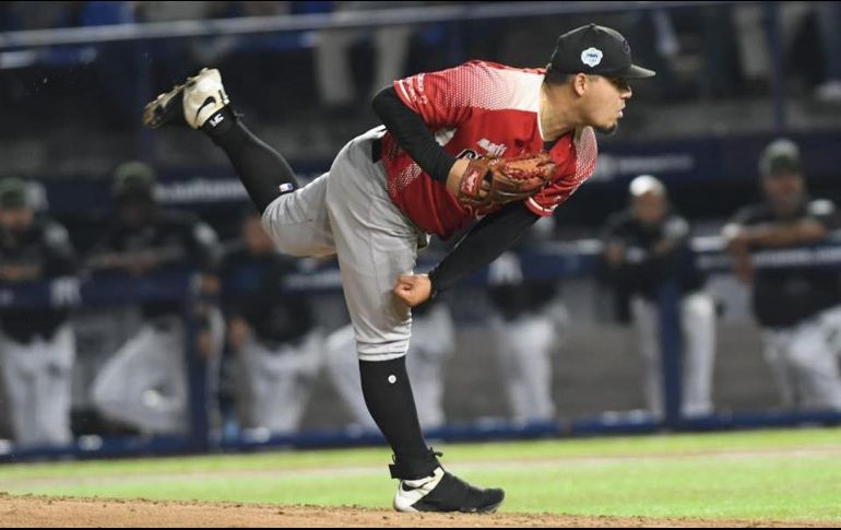 Álex Delgado lanzó seis entradas y dos tercios, en los que apenas admitió dos hits. FACEBOOK/GuerrerosdeOaxaca