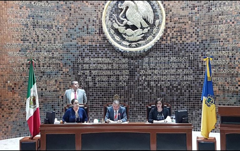También hubo ajustes en las direcciones administrativas del Poder Legislativo, como secretario general se nombró a Salvador de la Cruz Rodríguez. TWITTER/ @LegislativoJal