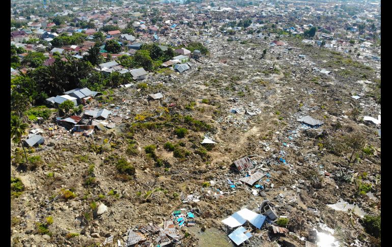 Se calcula que 66 mil viviendas fueron derruidas el viernes. Una zona devastada en Palu. AFP/J. Samad
