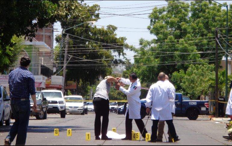 Sujetos armados se acercaron a bordo de una motocicleta y le dispararon a Martínez González cuando se encontraba en un local comercial. SUN/ARCHIVO