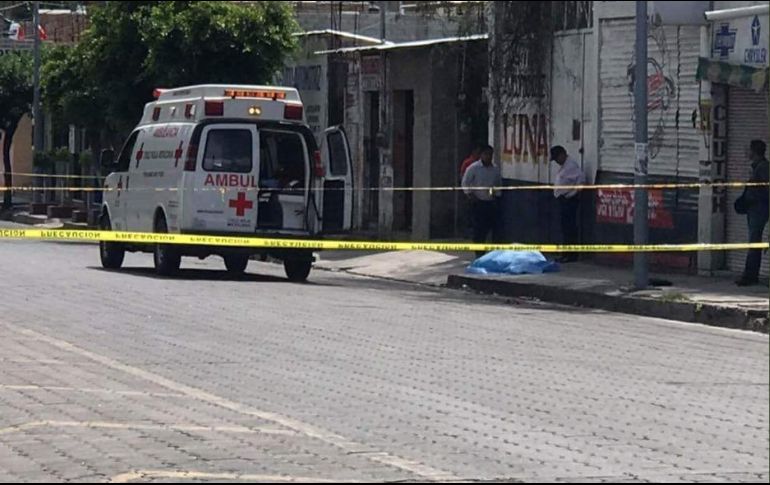 La policía municipal acordonó la escena del crimen para realizar las diligencias de rigor. TWITTER