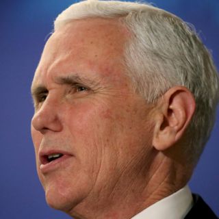 Pence acusa a China de otorgar un "salvavidas" a Maduro con sus créditos