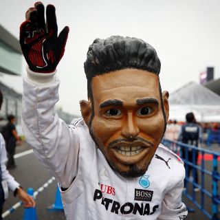 Lewis Hamilton tantea el título de F1 en Japón