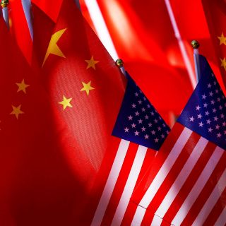 China califica de "rídiculas" acusaciones de Mike Pence