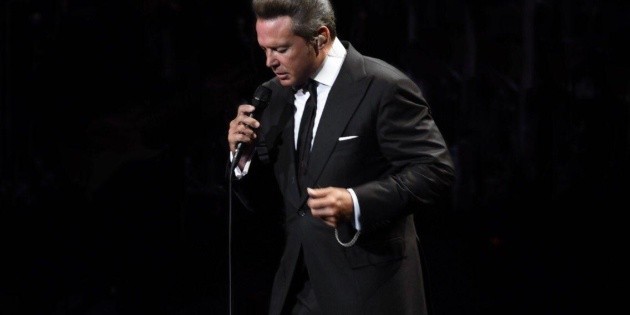 Fans se lanzan contra Luis Miguel y critican su concierto