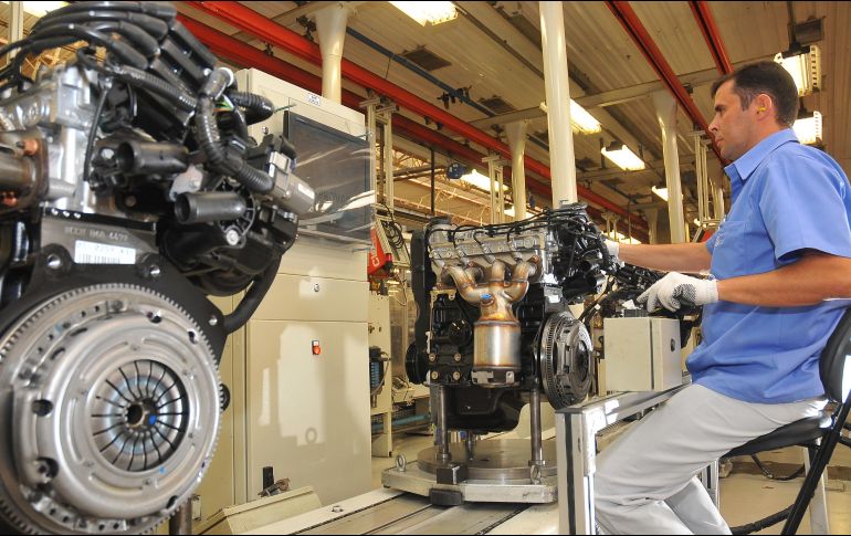 La industria automotriz ya tiene 14 meses de caídas consecutivas sin que pueda recuperarse. NTX/ARCHIVO