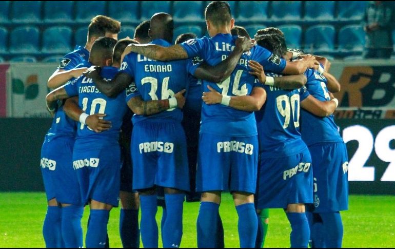 El Feirense desaprovechó el respaldo de sus seguidores, y por tercer juego en fila no pudo hacerse presente en el marcador. TWITTER/@cdfeirensesad
