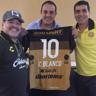 Maradona y Cuauhtémoc Blanco se reúnen en Morelos