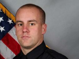 El agente herido es Samuel Galluzzi de 24 años, sufrió heridas en un muslo y el tobillo y se prevé que sobrevivirá, mientras que el occiso fue identificado como Sershawn Martez Dillon, de 31 años. TWITTER / @MNPDNashville