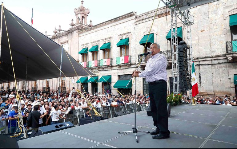 Miles de personas asistieron al evento de López Obrador organizado en Morelia, donde reafirmó sus compromisos de campaña. SUN/Y. Xolalpa