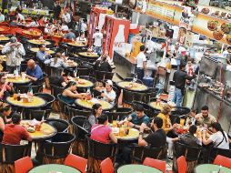 La afluencia de mercados como el de San Juan de Dios es notable, no solo por la cantidad de consumidores locales, sino también de turistas. EL INFORMADOR / E. Barrera