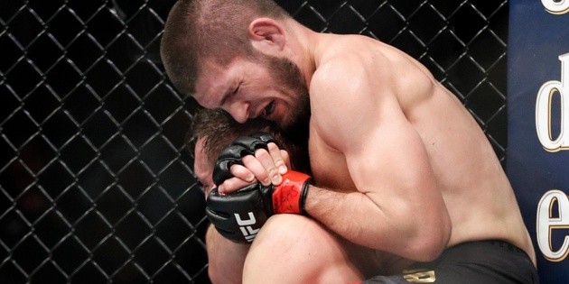 Nurmagomedov vence a McGregor pero protagoniza trifulca en Las Vegas
