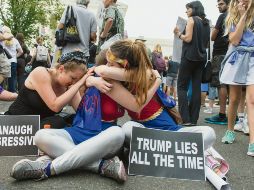 Cientos de mujeres rechazaron la llegada de Brett Kavanaugh, señalado por acoso sexual. AFP