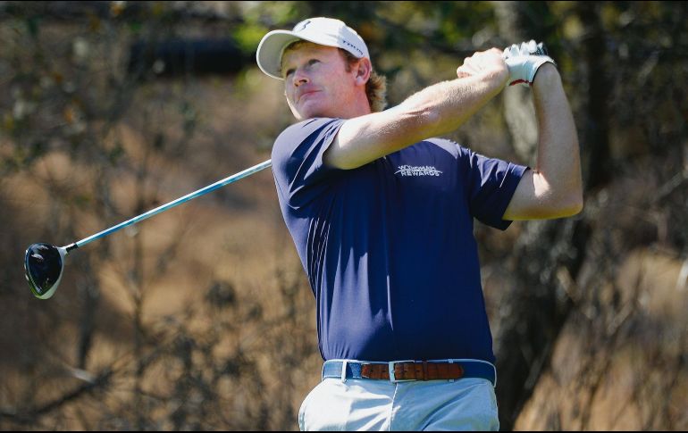 El estadounidense Brandt Snedeker llega a la última ronda como líder, con un acumulado de 16 golpes bajo par y tres impactos de ventaja sobre su compatriota Kevin Tway. AFP