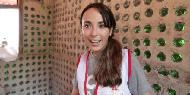 Usan 10 mil botellas de pl&aacute;stico para una vivienda