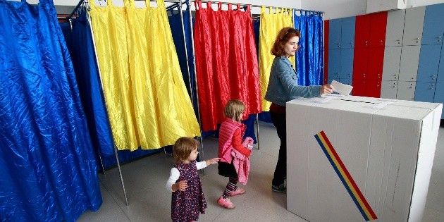 Fracasa referendo para vetar matrimonio gay en Rumania por baja participaci&oacute;n