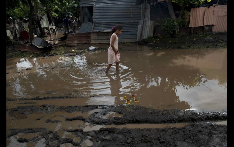 Las autoridades esperan más lluvias para las próximas 24 horas. EFE / J. Torres