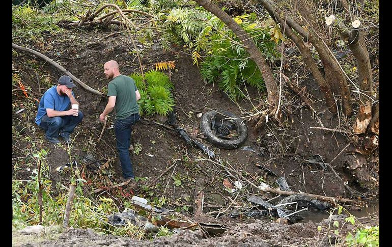 Familiares de las víctimas acudieron al lugar del choque.