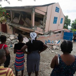 Suman 12 muertos por sismo en Haití