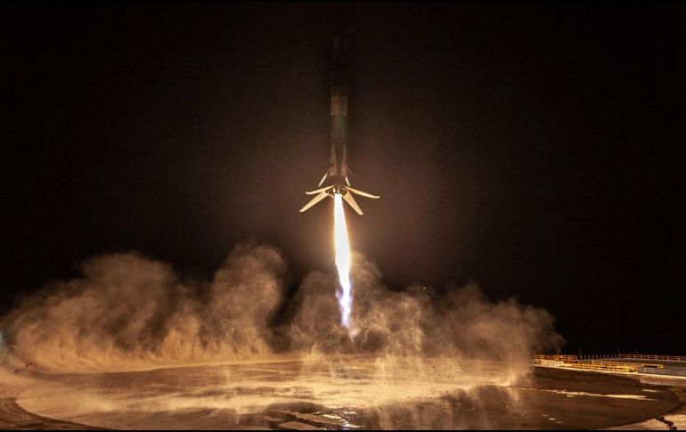 SpaceX ha conseguido en ocasiones previas aterrizar la primera etapa de los cohetes, después de lanzamientos en California, pero aún no lo consigue en la costa oeste.TWITTER / @SpaceX